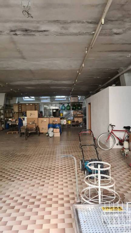 negozio in vendita a Conegliano