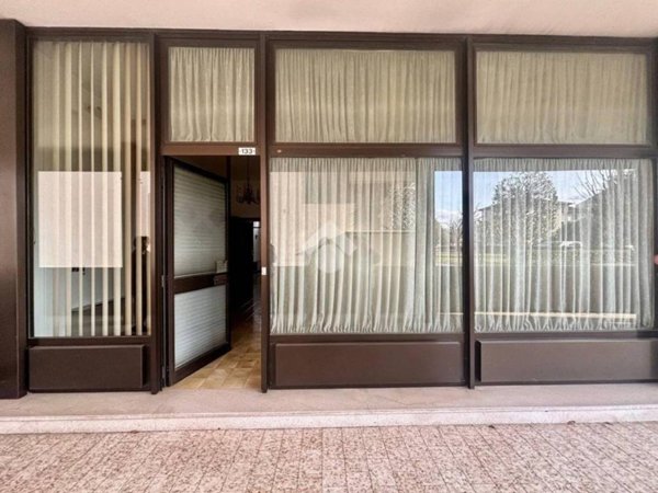 negozio in vendita a Conegliano in zona Campolongo