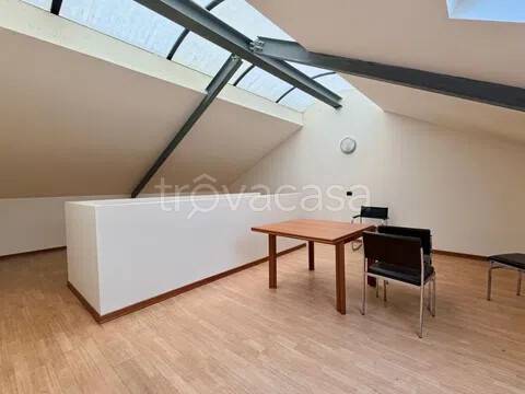 ufficio in vendita a Conegliano in zona Parè