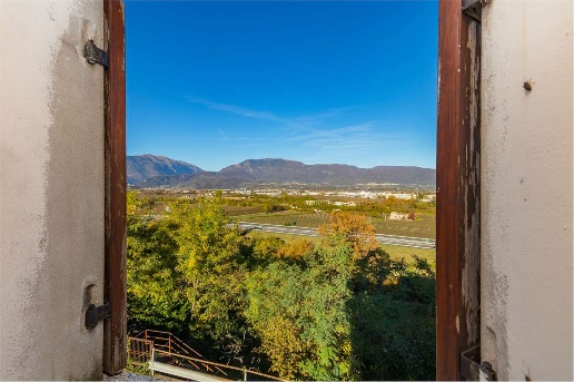 appartamento in vendita a Conegliano in zona Scomigo