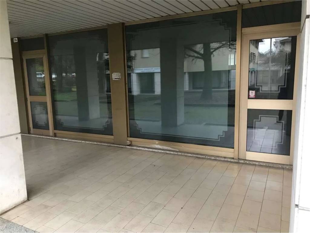 negozio in vendita a Conegliano