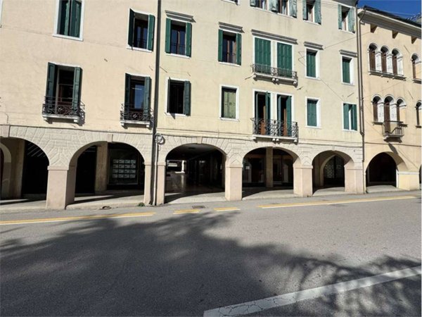 negozio in vendita a Conegliano
