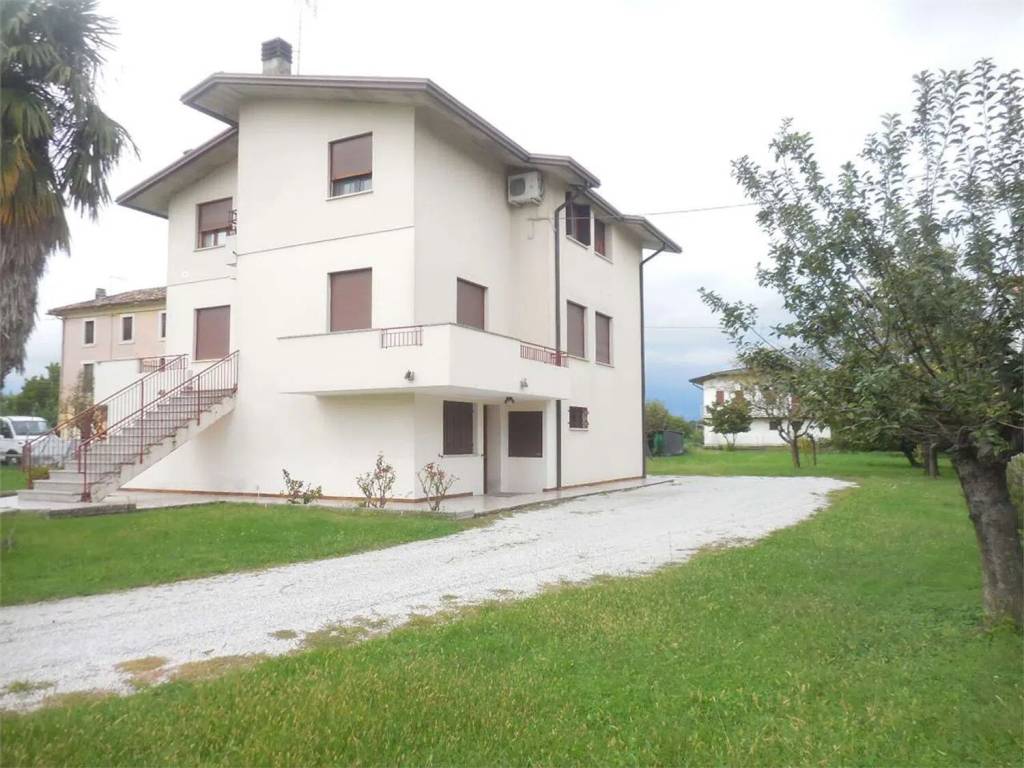 casa indipendente in vendita a Conegliano in zona Scomigo