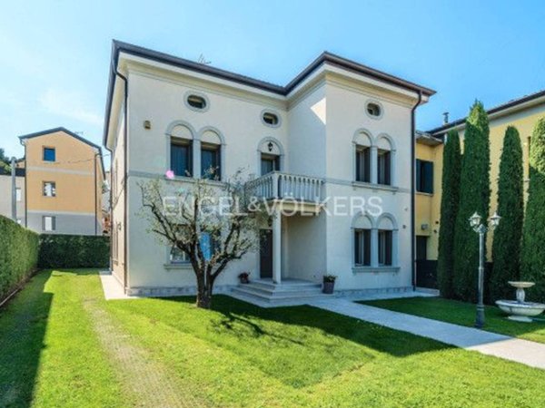 casa indipendente in vendita a Conegliano