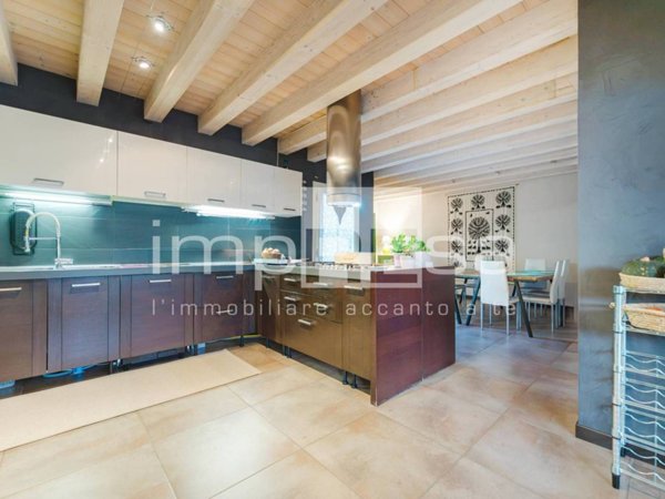 casa indipendente in vendita a Conegliano in zona Scomigo