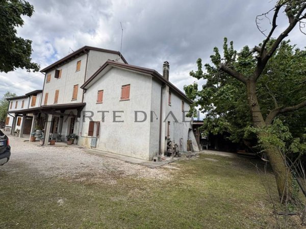 casa indipendente in vendita a Conegliano