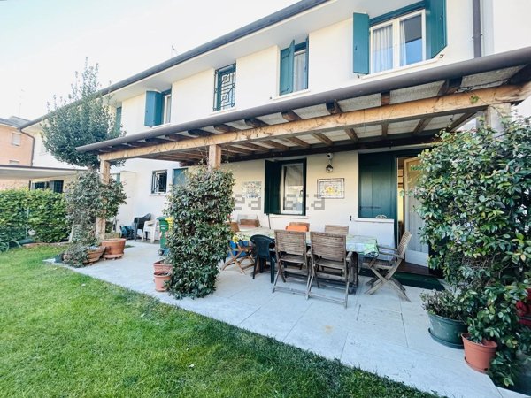 casa indipendente in vendita a Conegliano in zona Campolongo