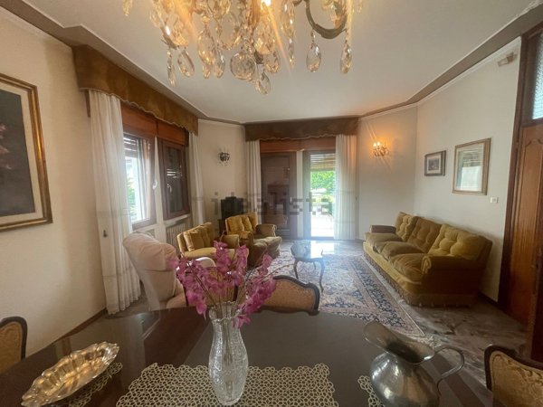 casa indipendente in vendita a Conegliano in zona Campolongo
