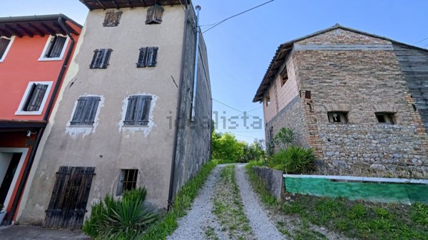 quadrivano in vendita a Conegliano in zona Ogliano