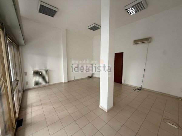 negozio in vendita a Conegliano