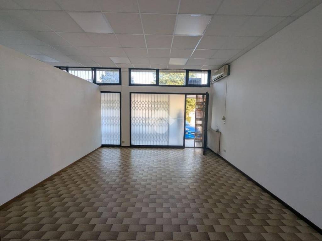 negozio in vendita a Conegliano