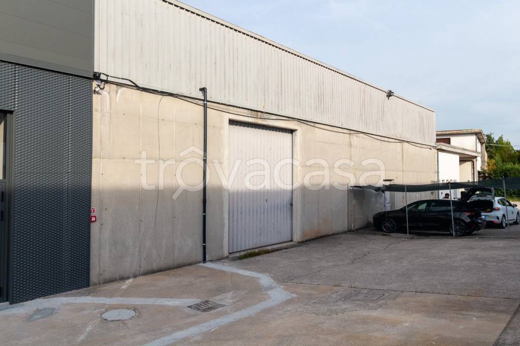 locale commerciale in affitto a Conegliano in zona Costa