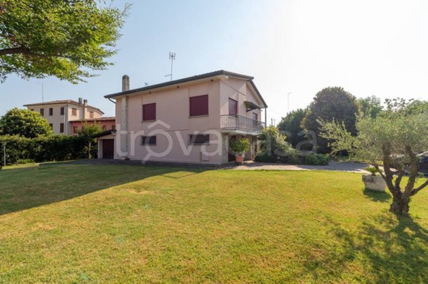 casa indipendente in vendita a Conegliano in zona Campolongo