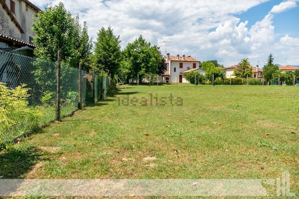 terreno edificabile in vendita a Conegliano