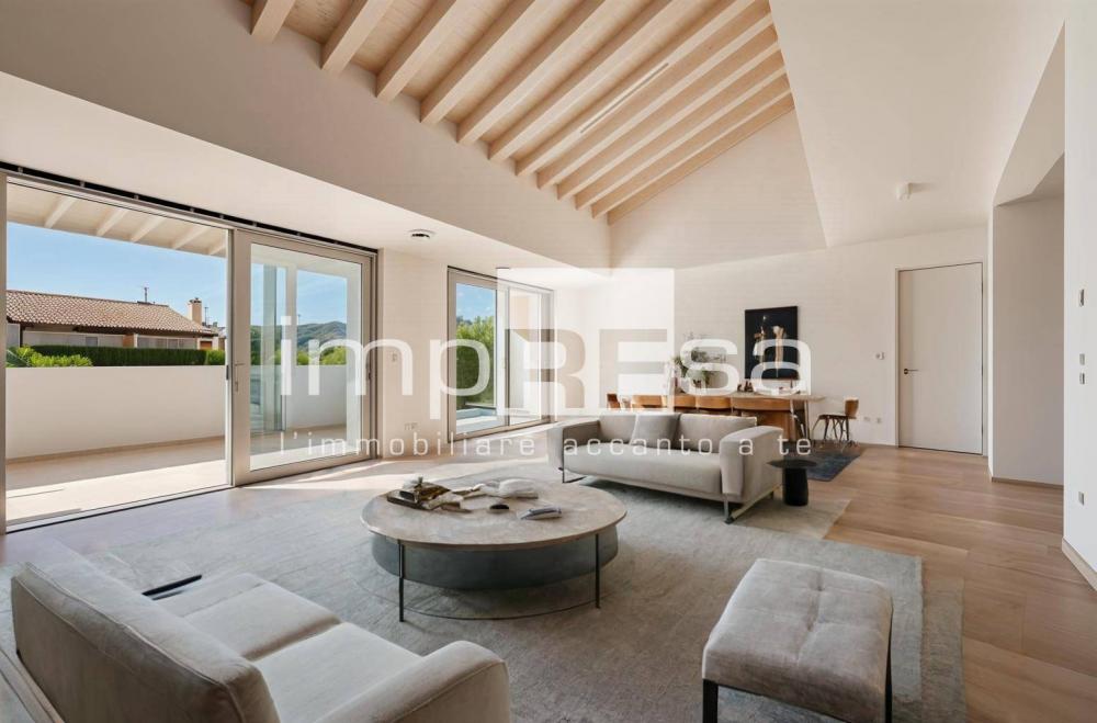 casa indipendente in vendita a Conegliano in zona Costa