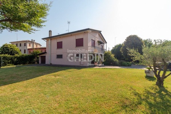 casa indipendente in vendita a Conegliano in zona Campolongo