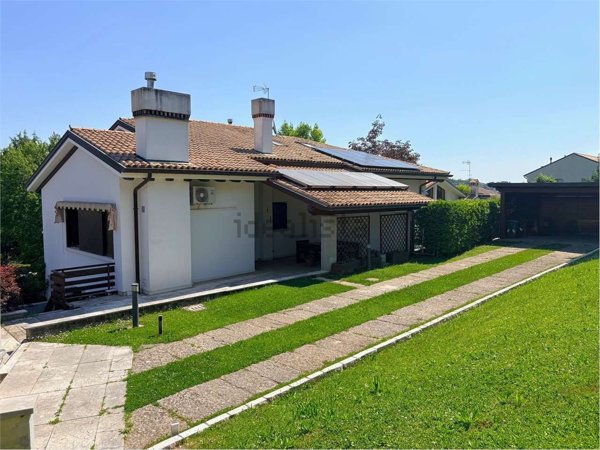 casa indipendente in vendita a Conegliano in zona Costa