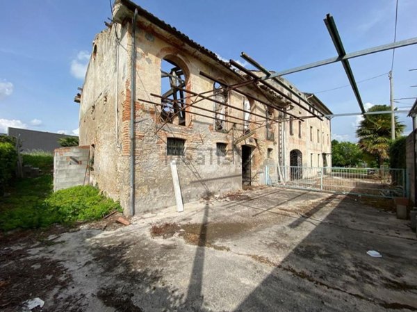 casa indipendente in vendita a Conegliano