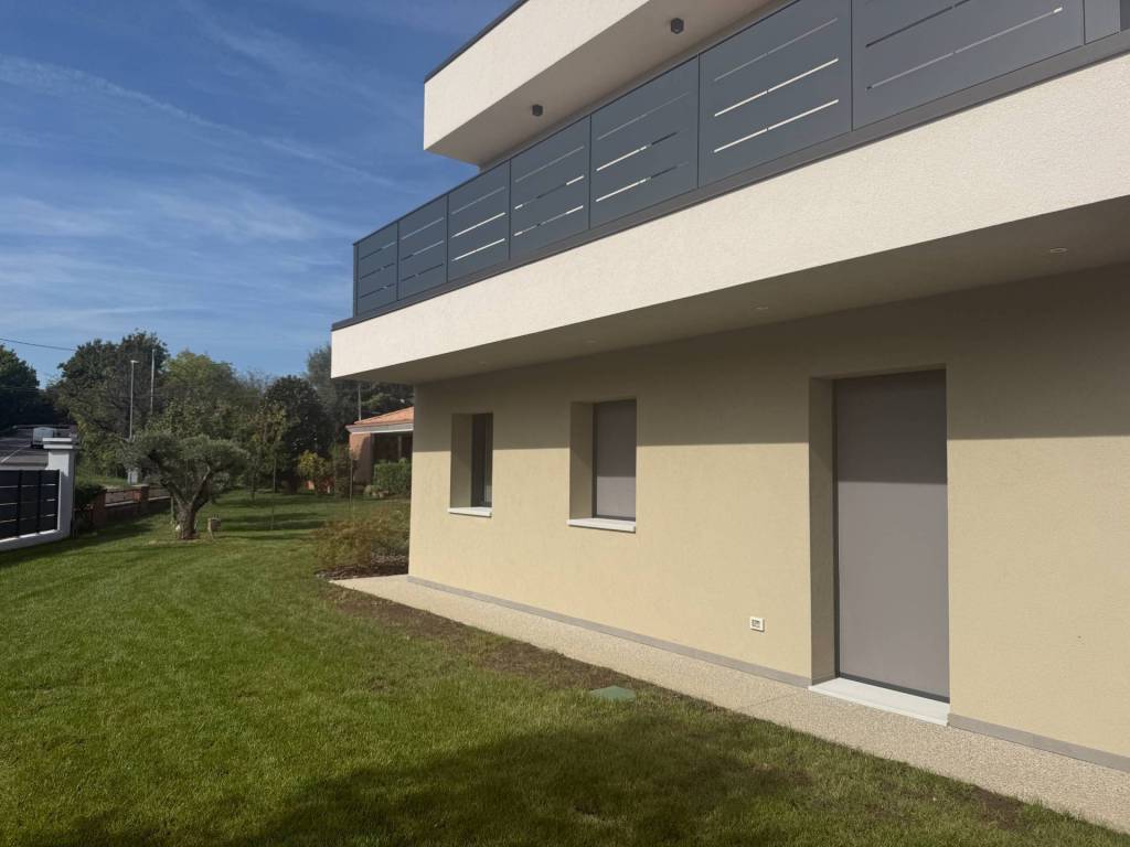 appartamento in vendita a Conegliano in zona Scomigo