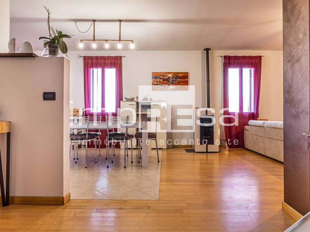 appartamento in vendita a Cordignano in zona Pinidello
