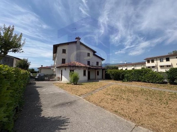 casa indipendente in vendita a Cordignano in zona Pinidello