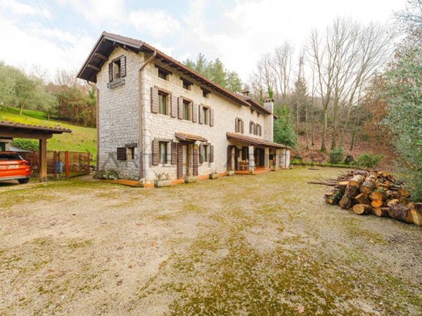 casa indipendente in vendita a Cordignano in zona Villa di Villa