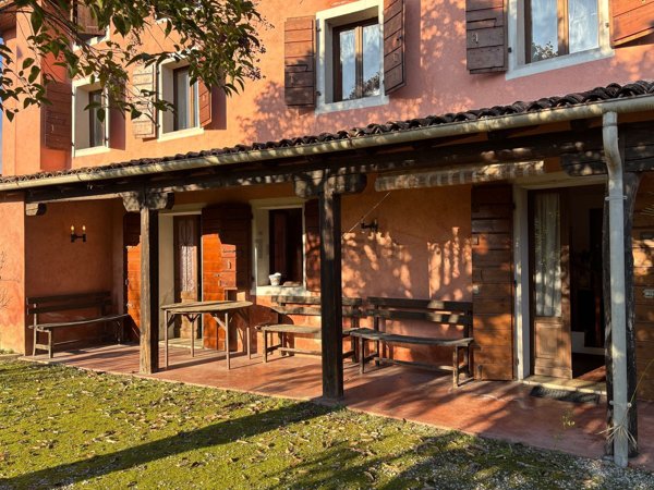 casa indipendente in vendita a Cordignano in zona Villa di Villa