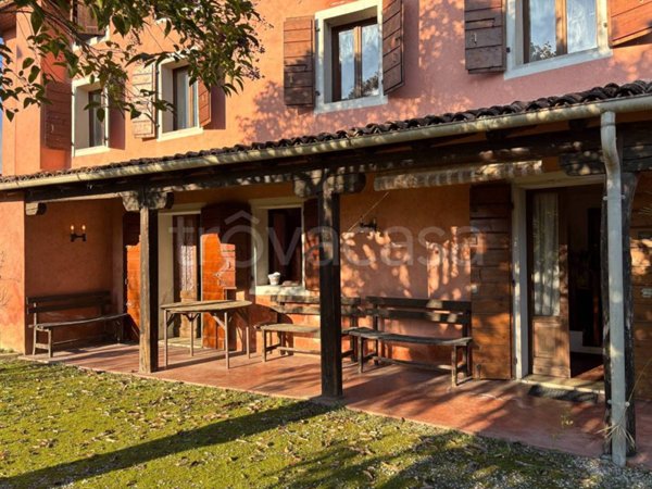 casa indipendente in vendita a Cordignano in zona Villa di Villa