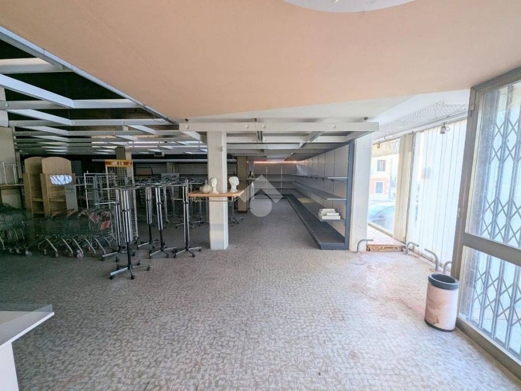 negozio in vendita a Cordignano