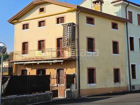 casa indipendente in vendita a Cordignano in zona Villa di Villa