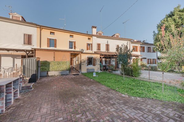 casa indipendente in vendita a Cordignano in zona San Rocco
