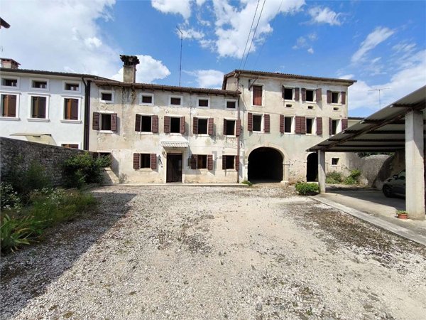 casa indipendente in vendita a Cordignano in zona Pinidello