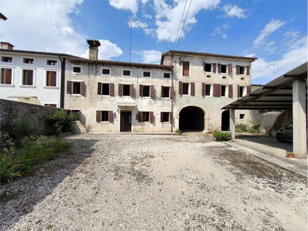 casa indipendente in vendita a Cordignano in zona Pinidello