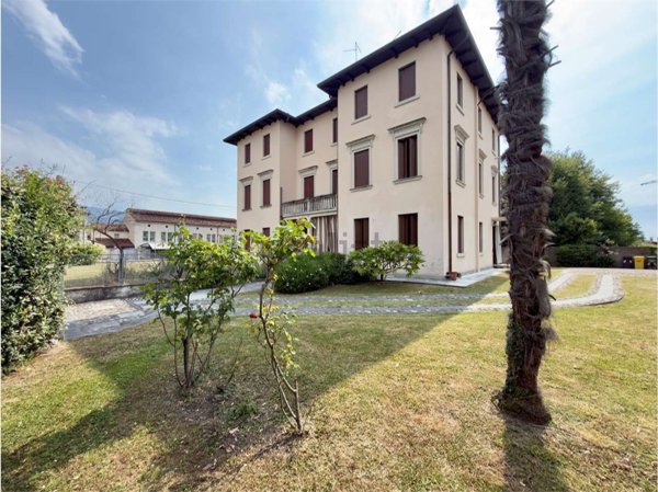 casa indipendente in vendita a Cordignano in zona Pinidello