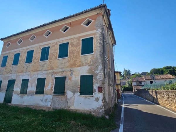 casa indipendente in vendita a Cornuda