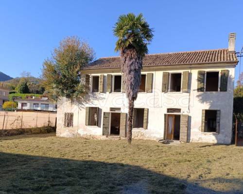 casa indipendente in vendita a Cornuda