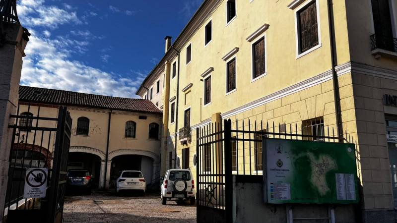 intera palazzina in vendita a Cornuda