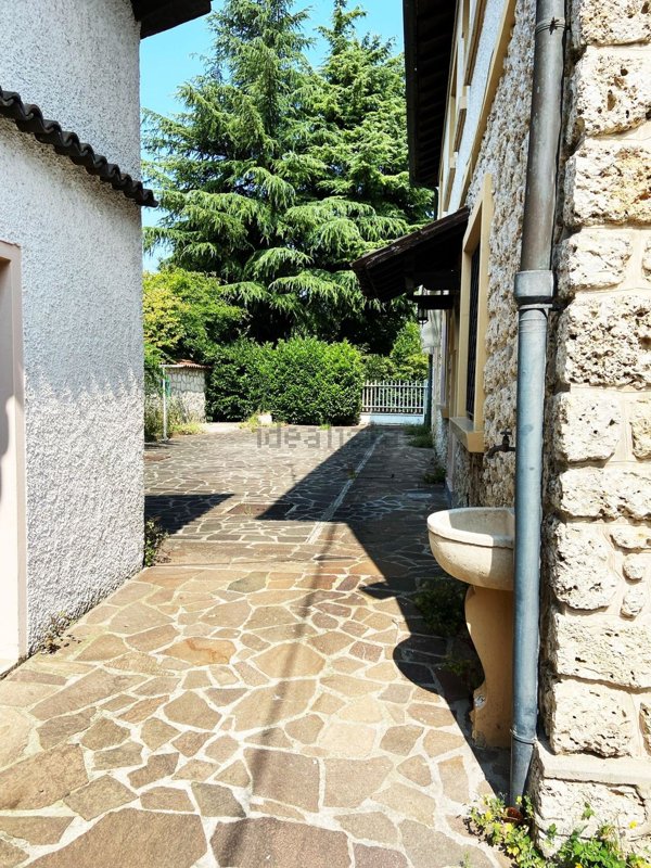 casa indipendente in vendita a Cornuda