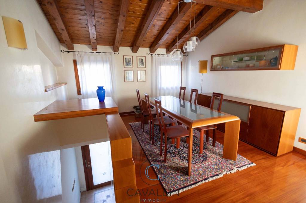 casa indipendente in vendita a Cornuda