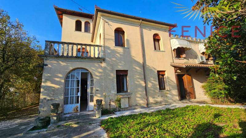 casa indipendente in vendita a Cornuda