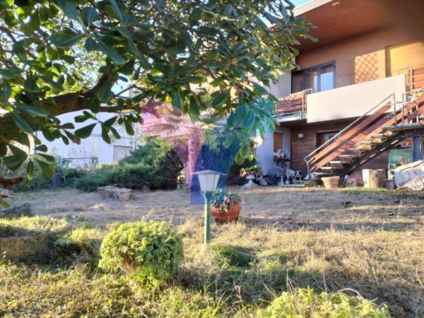 casa indipendente in vendita a Cornuda