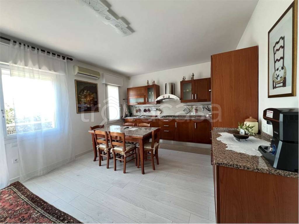 casa indipendente in vendita a Cornuda