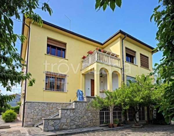 casa indipendente in vendita a Cornuda