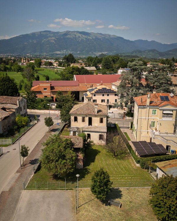 casale in vendita a Cornuda