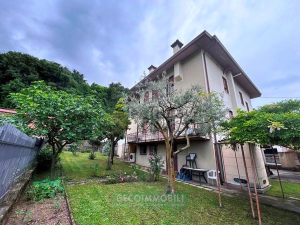 casa indipendente in vendita a Cornuda