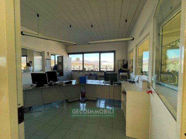 negozio in vendita a Cornuda