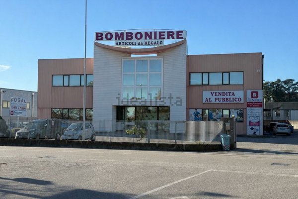 negozio in vendita a Cornuda