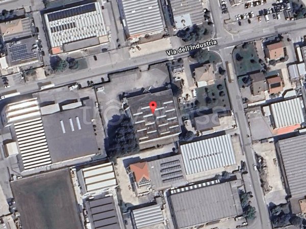 locale commerciale in vendita a Cornuda