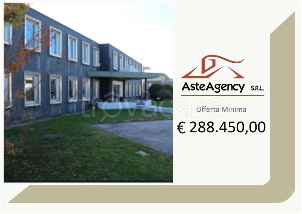 locale commerciale in vendita a Cornuda