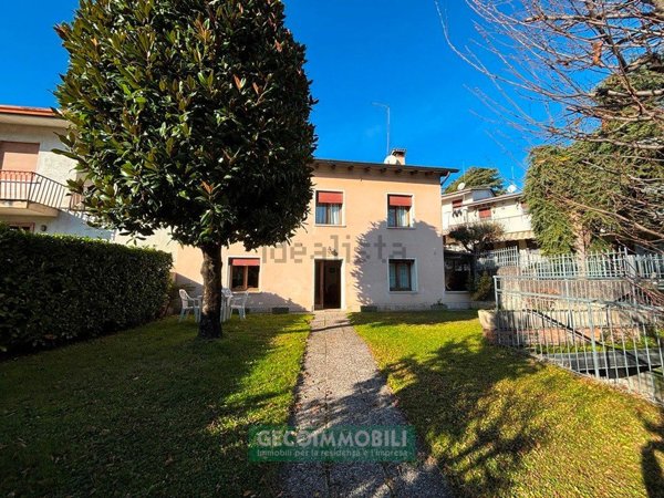 casa indipendente in vendita a Cornuda
